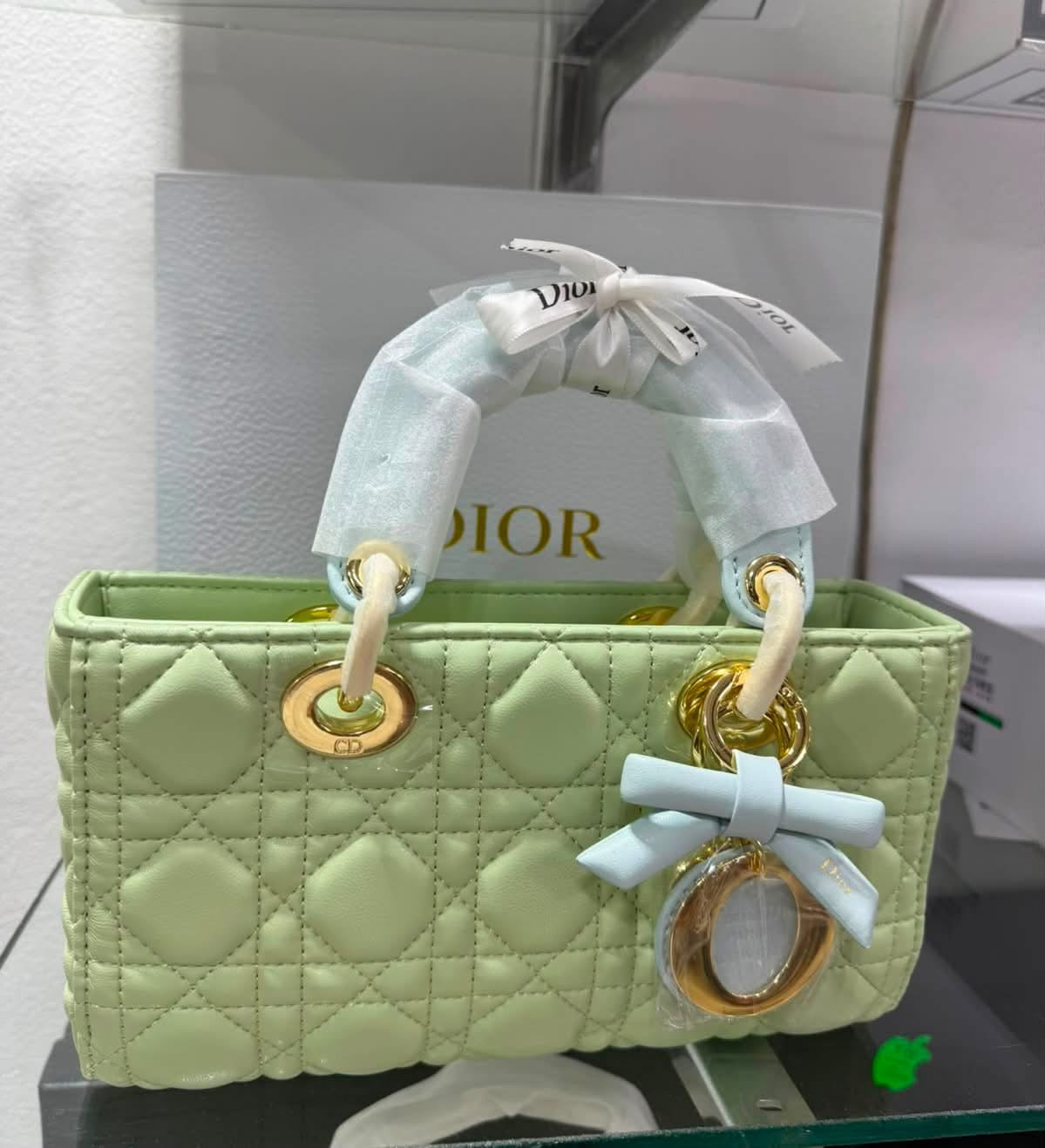 Dior