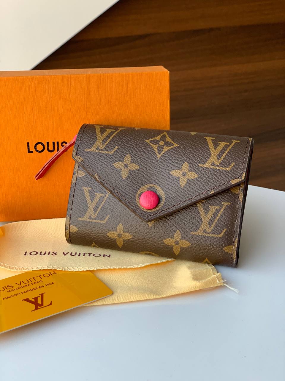 Louis Vuitton - Block Soly