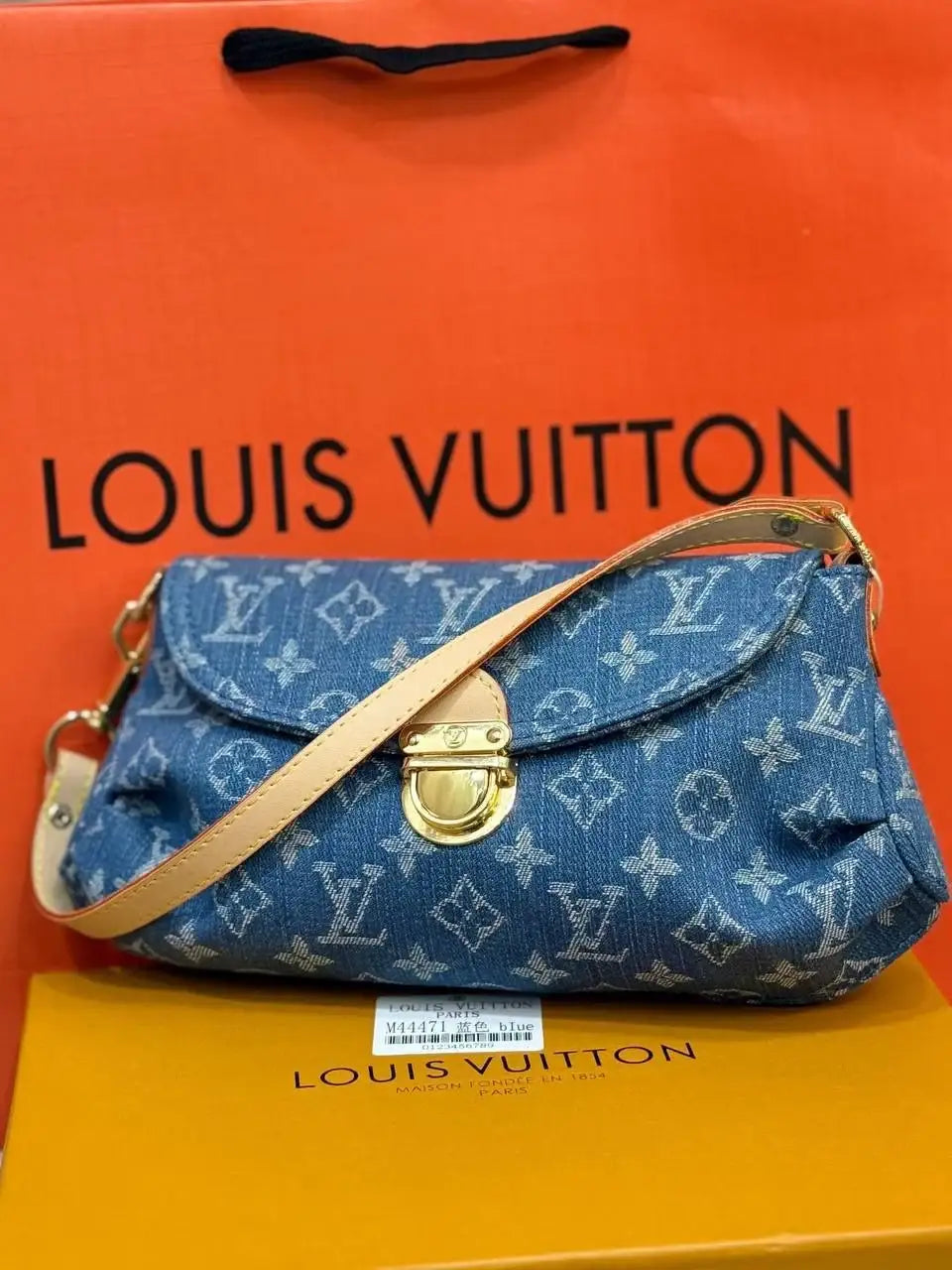 Louis Vuitton - Block Soly