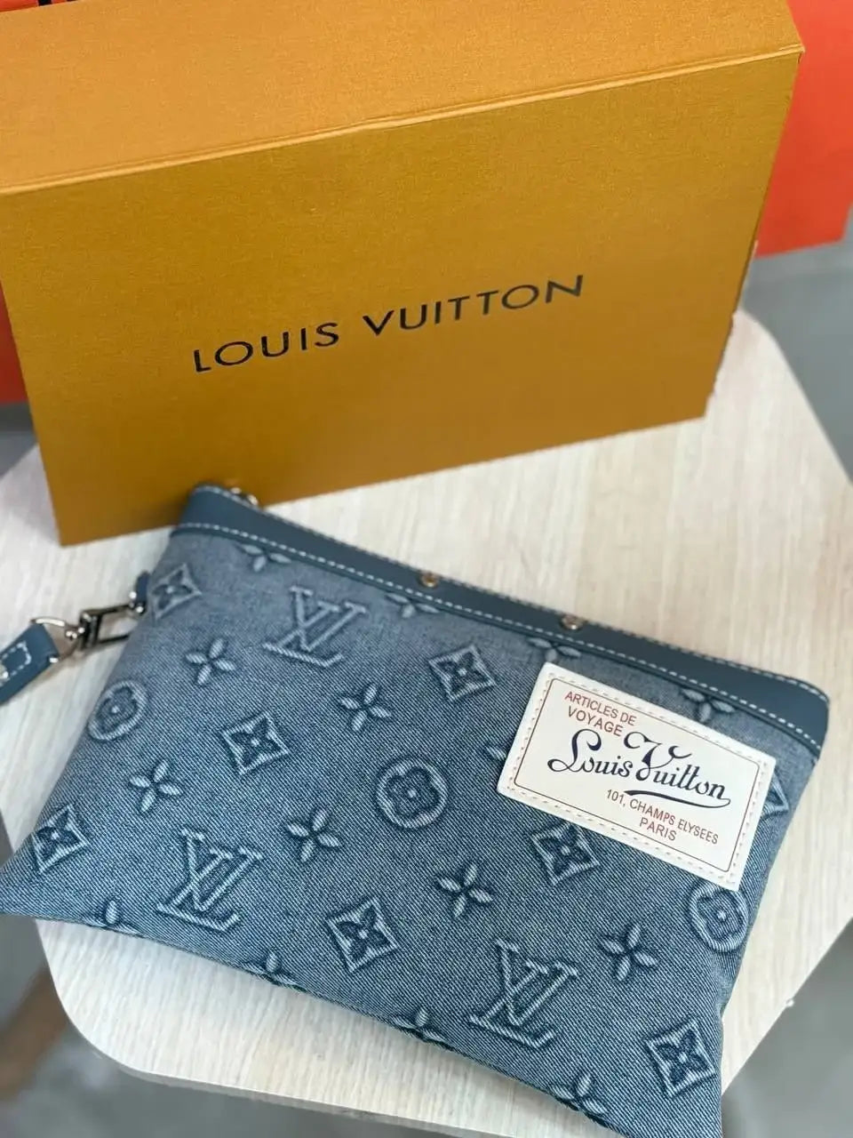 Louis Vuitton - Block Soly