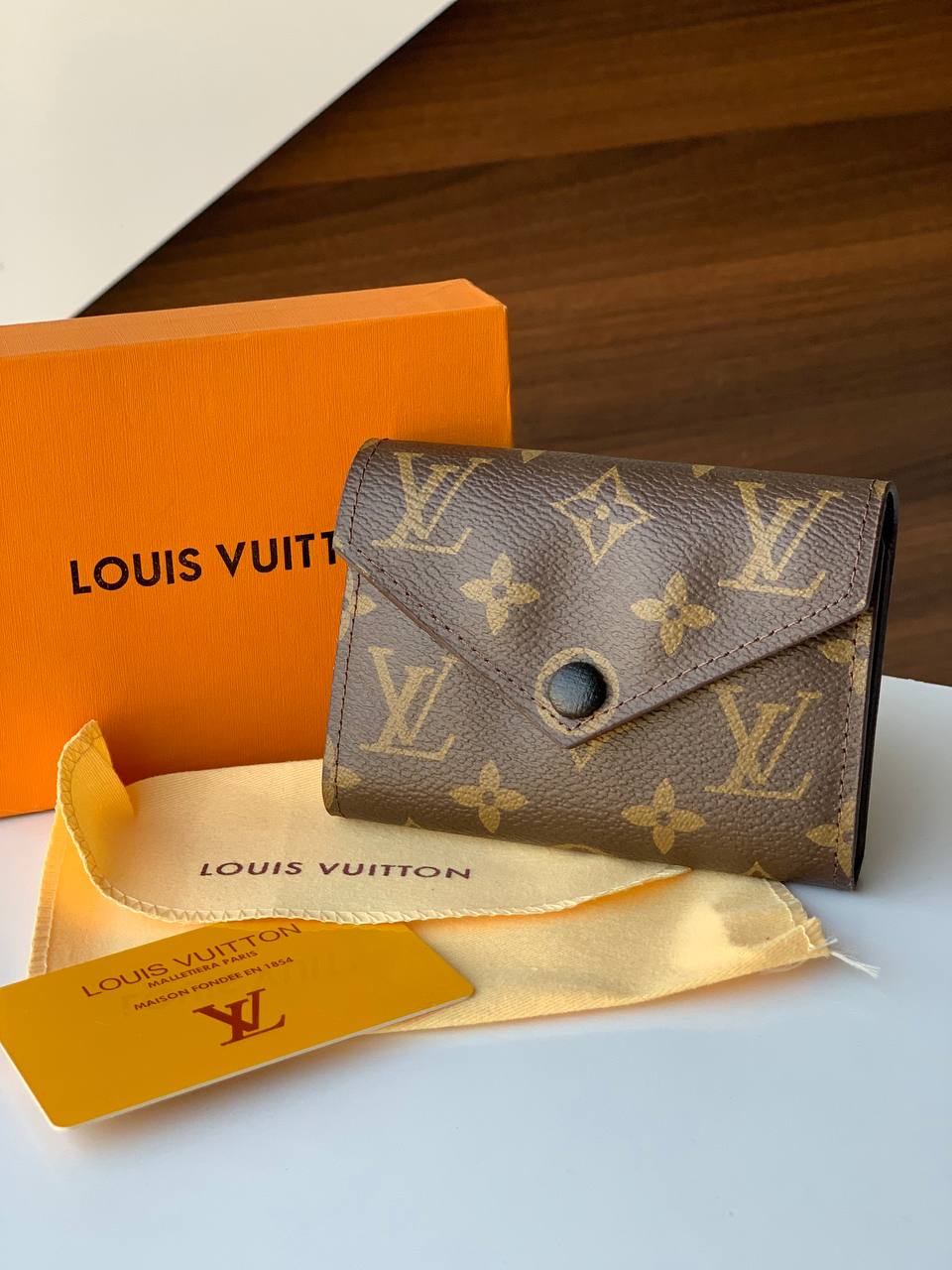 Louis Vuitton - Block Soly