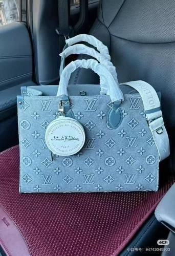 Louis Vuitton - Block Soly