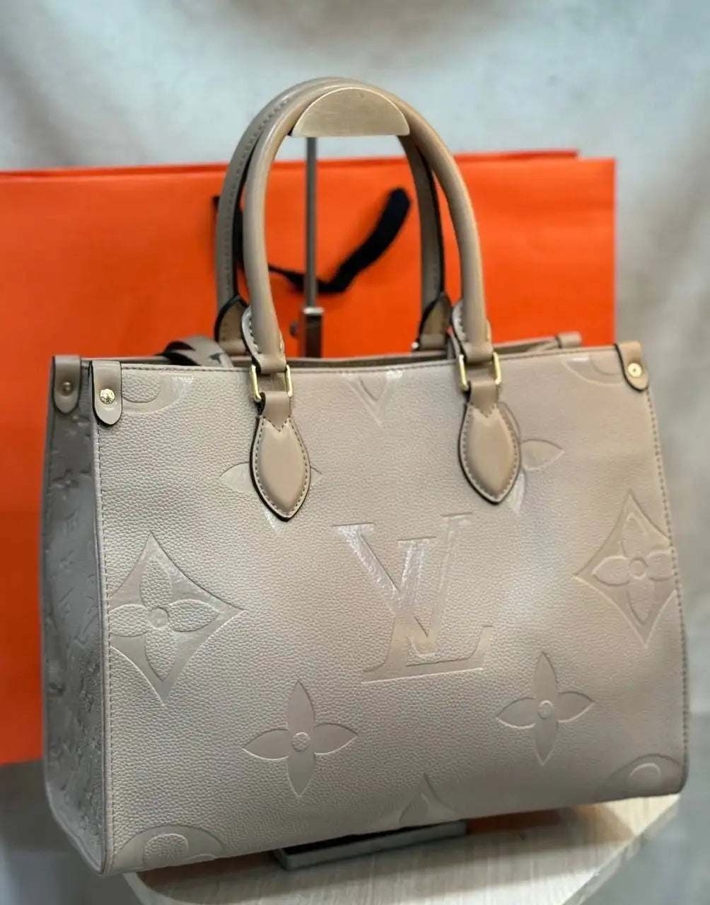 Louis Vuitton - Block Soly