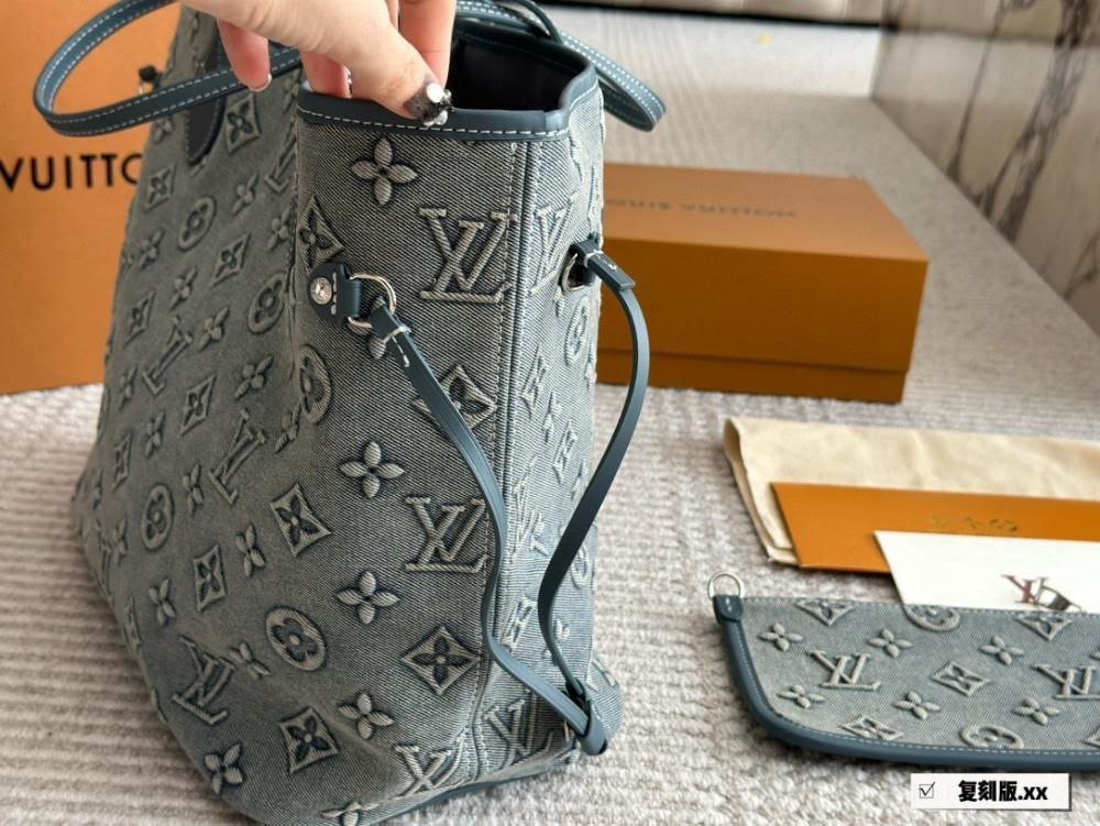 Louis Vuitton - Block Soly