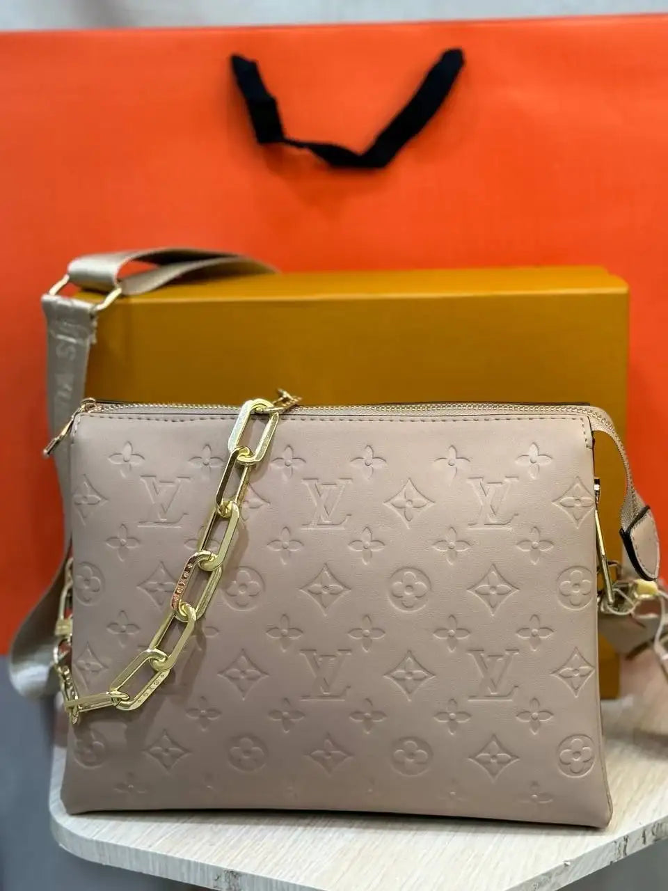 Louis Vuitton - Block Soly