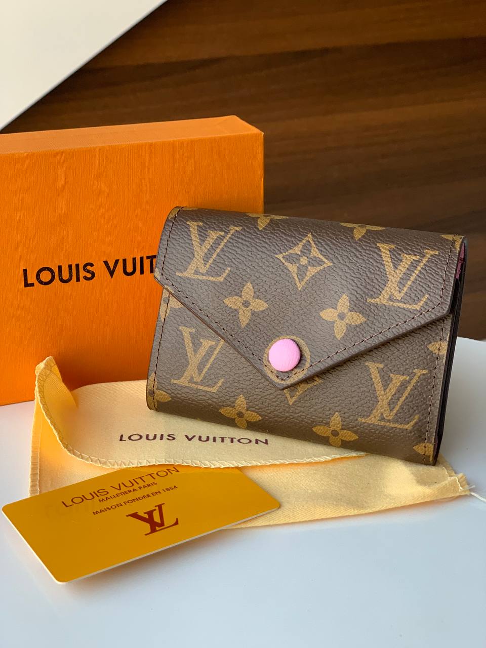 Louis Vuitton - Block Soly