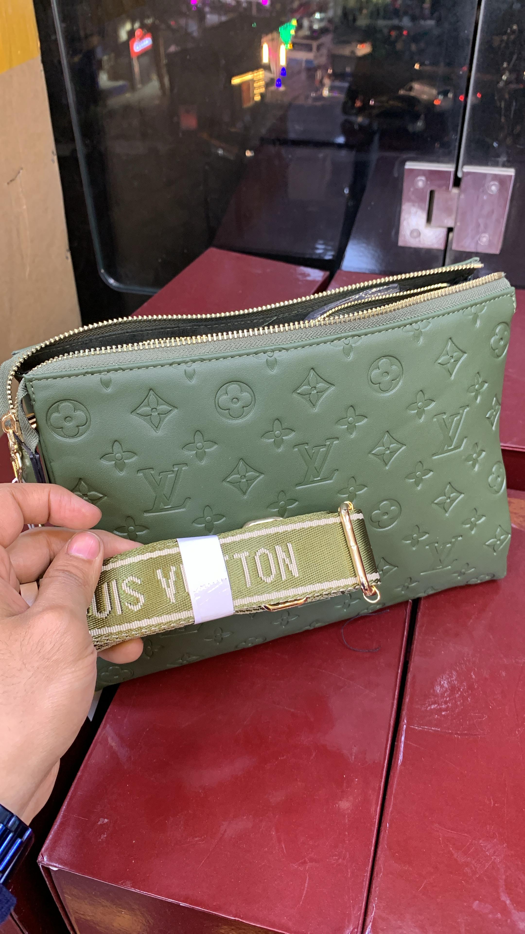 Louis Vuitton - Block Soly