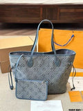 Louis Vuitton - Block Soly