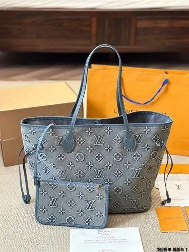 Louis Vuitton - Block Soly