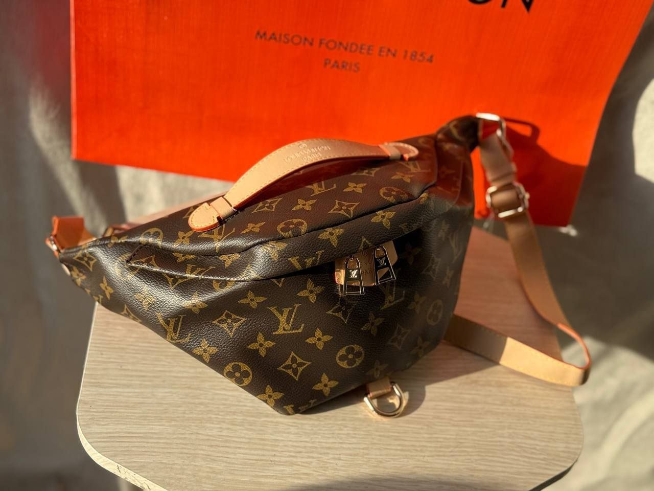Louis Vuitton - Block Soly