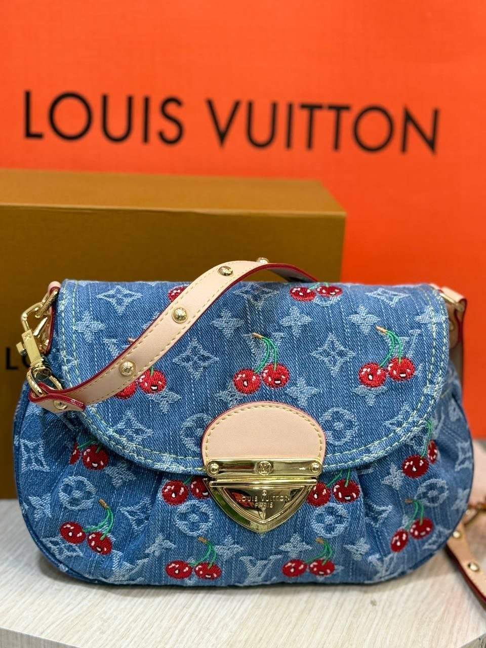Louis Vuitton - Block Soly