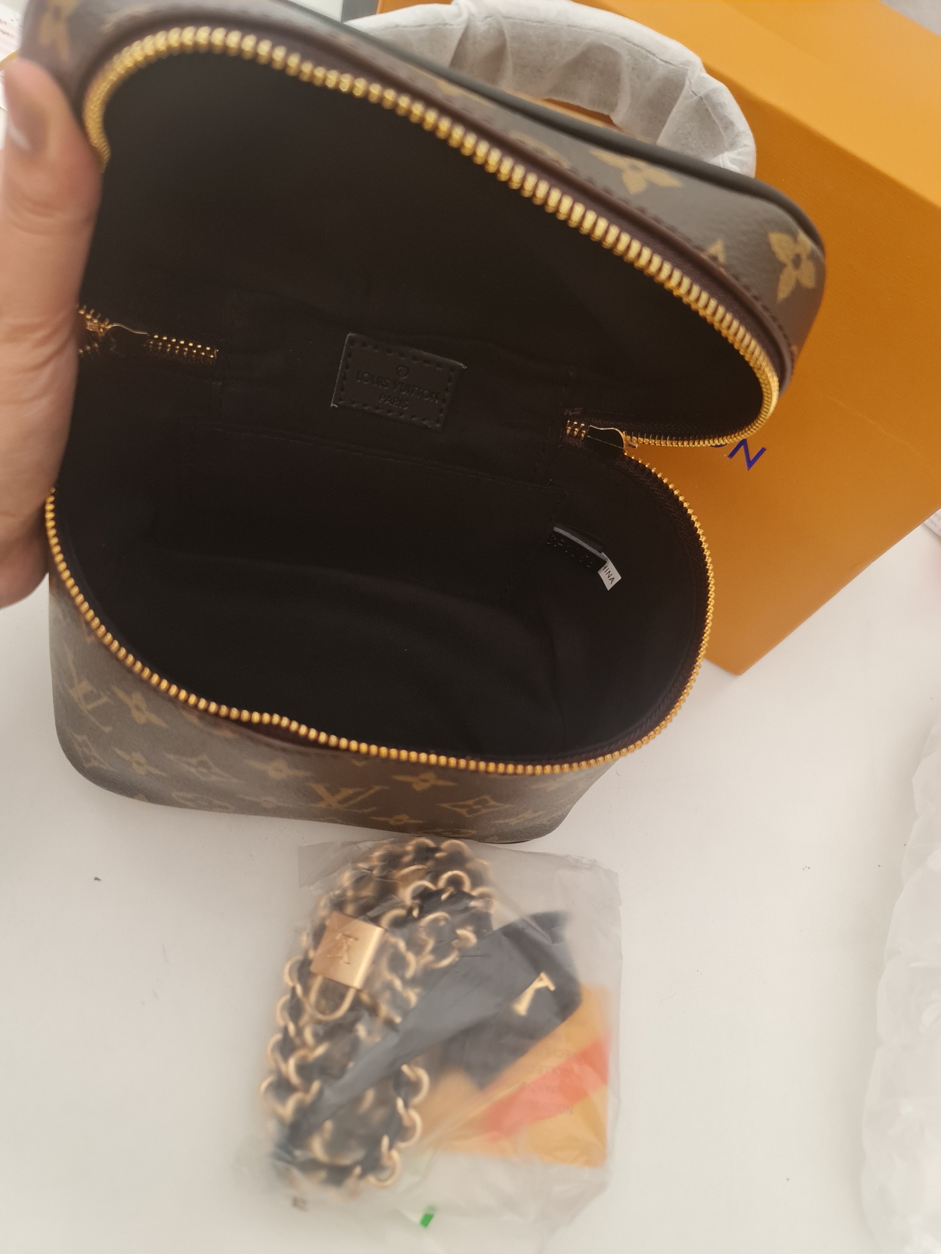Louis Vuitton - Block Soly
