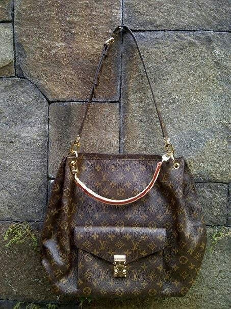 Louis Vuitton - Block Soly