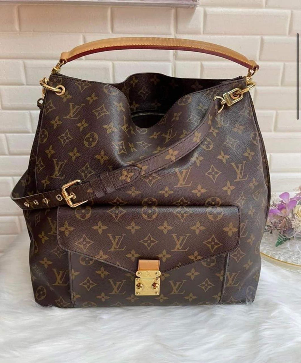 Louis Vuitton - Block Soly