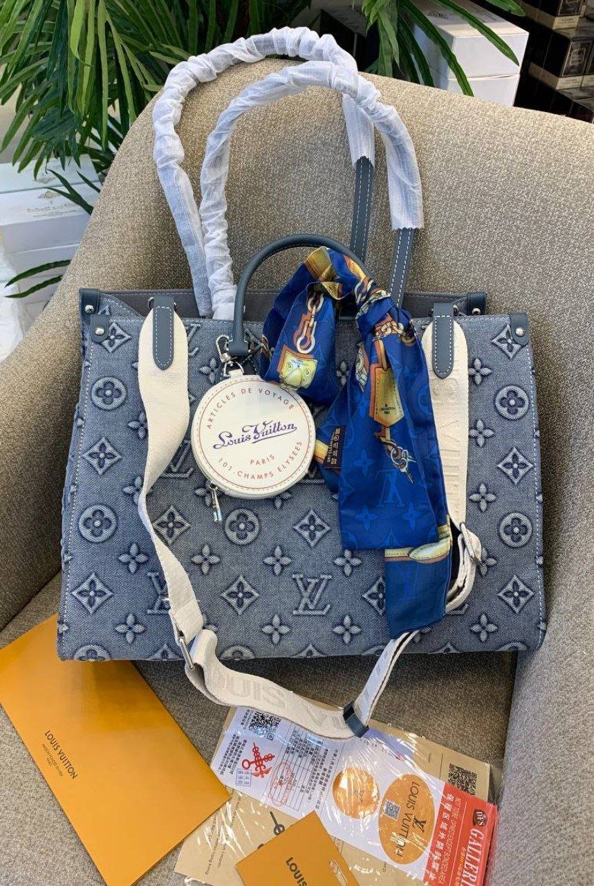 Louis Vuitton - Block Soly