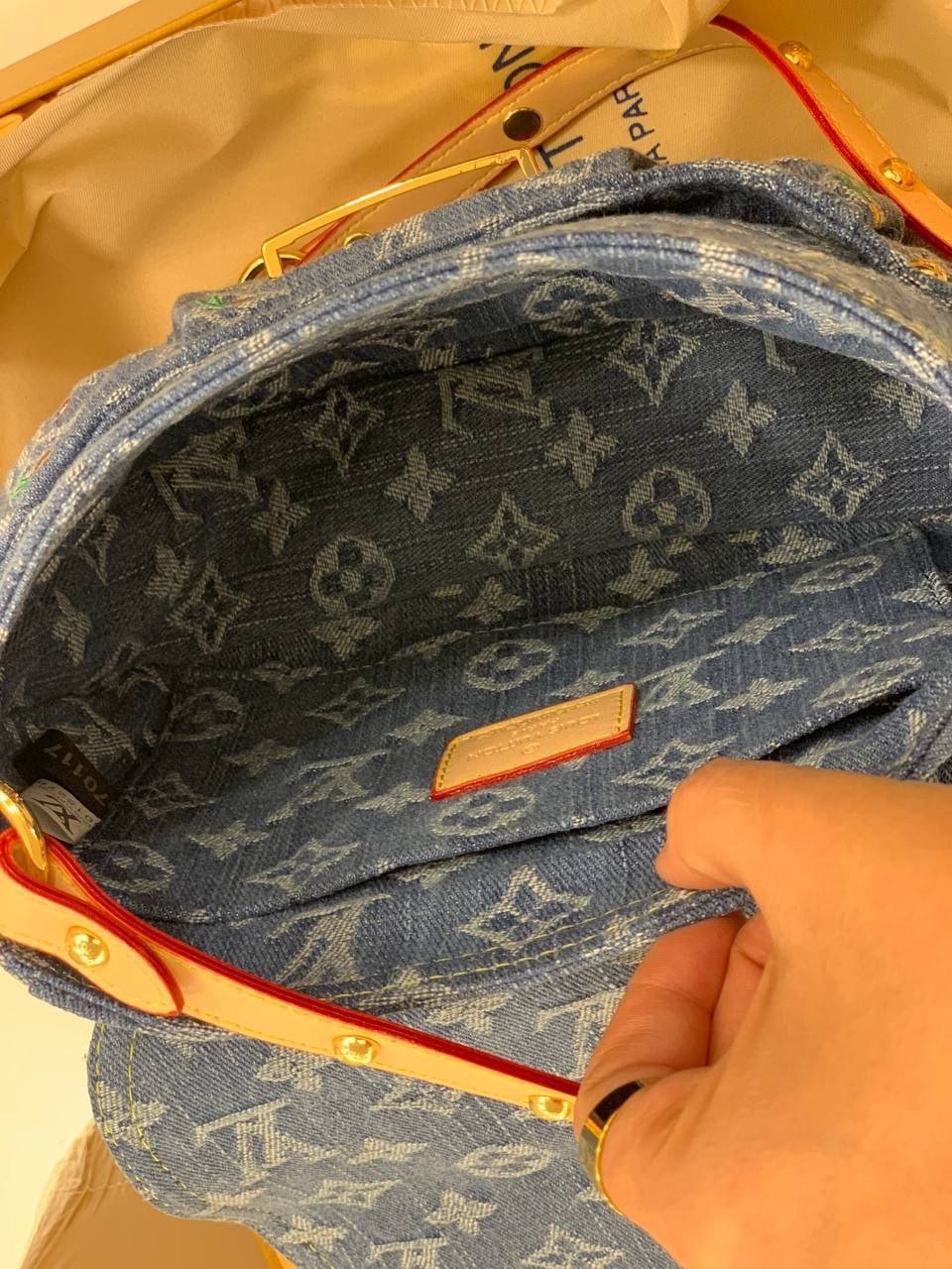 Louis Vuitton - Block Soly