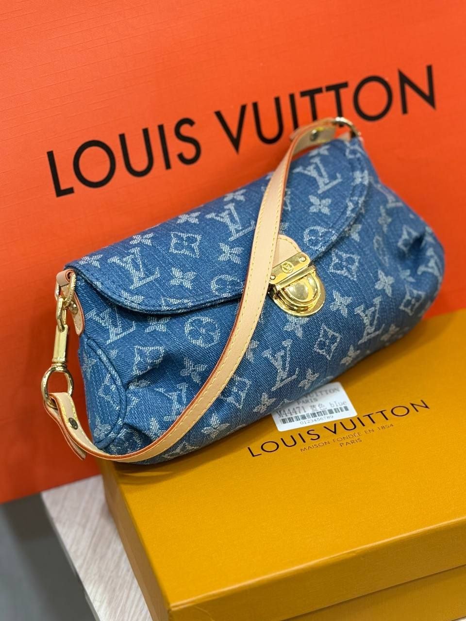 Louis Vuitton - Block Soly