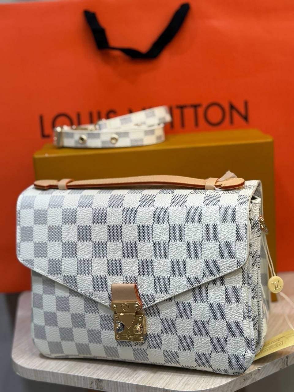 Louis Vuitton - Block Soly
