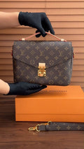 Louis Vuitton - Block Soly
