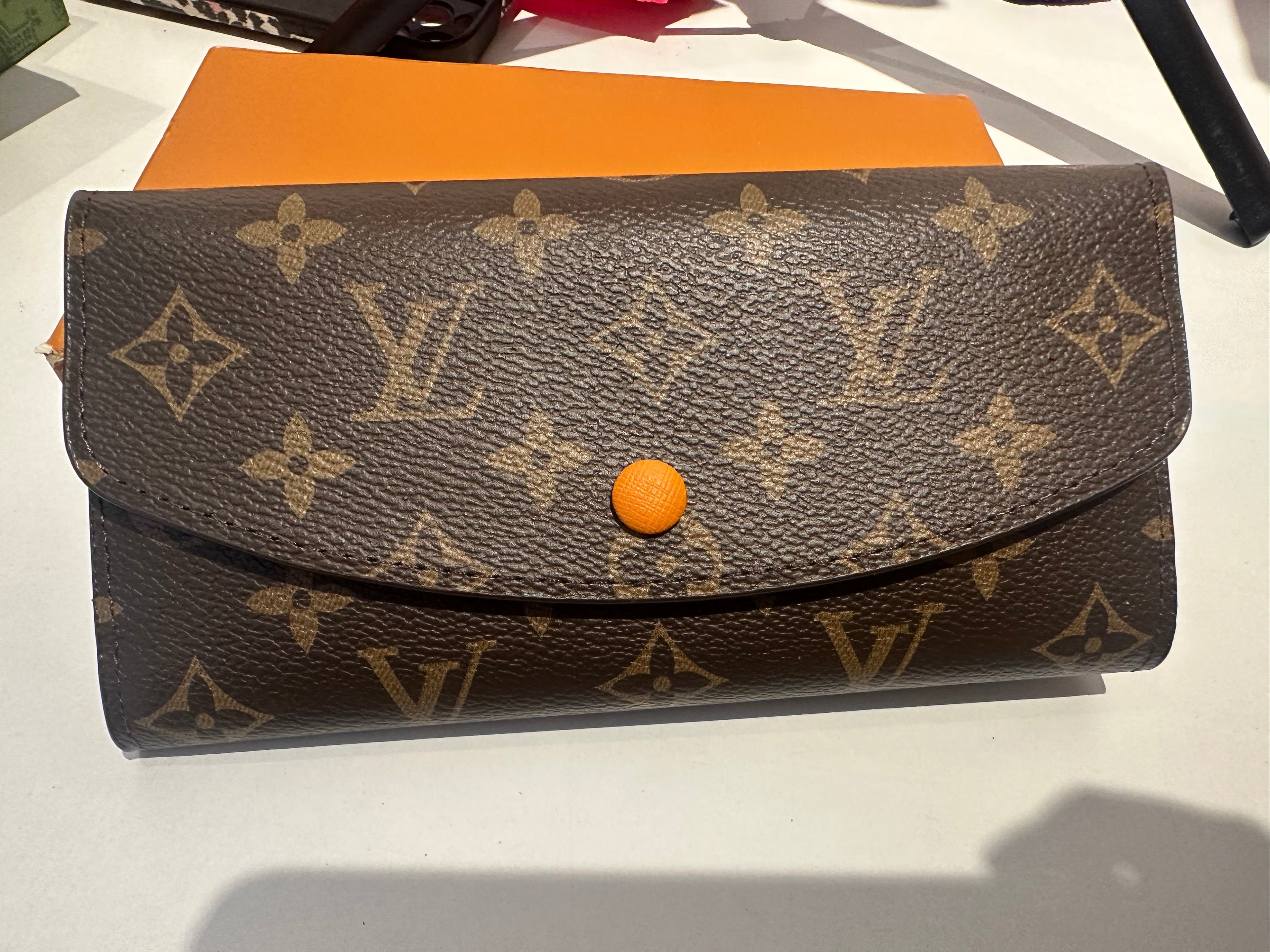 Louis Vuitton - Block Soly
