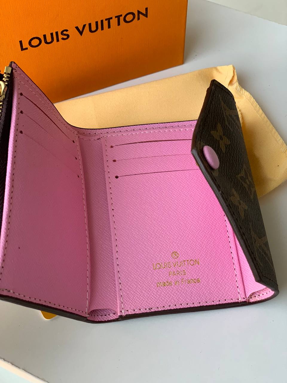 Louis Vuitton - Block Soly