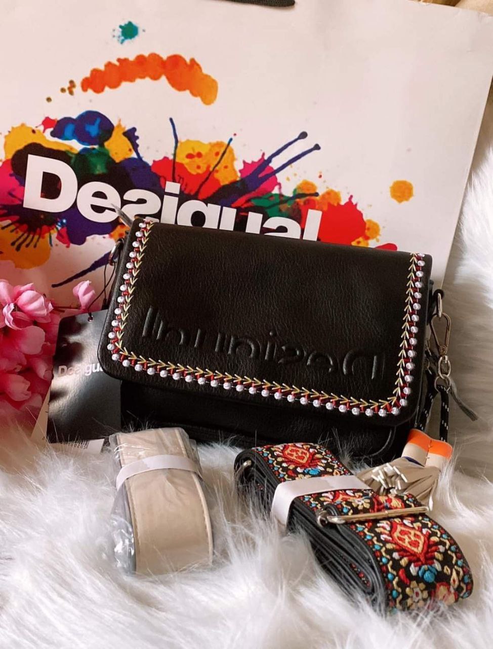 Desigual (Hana Elzahed)