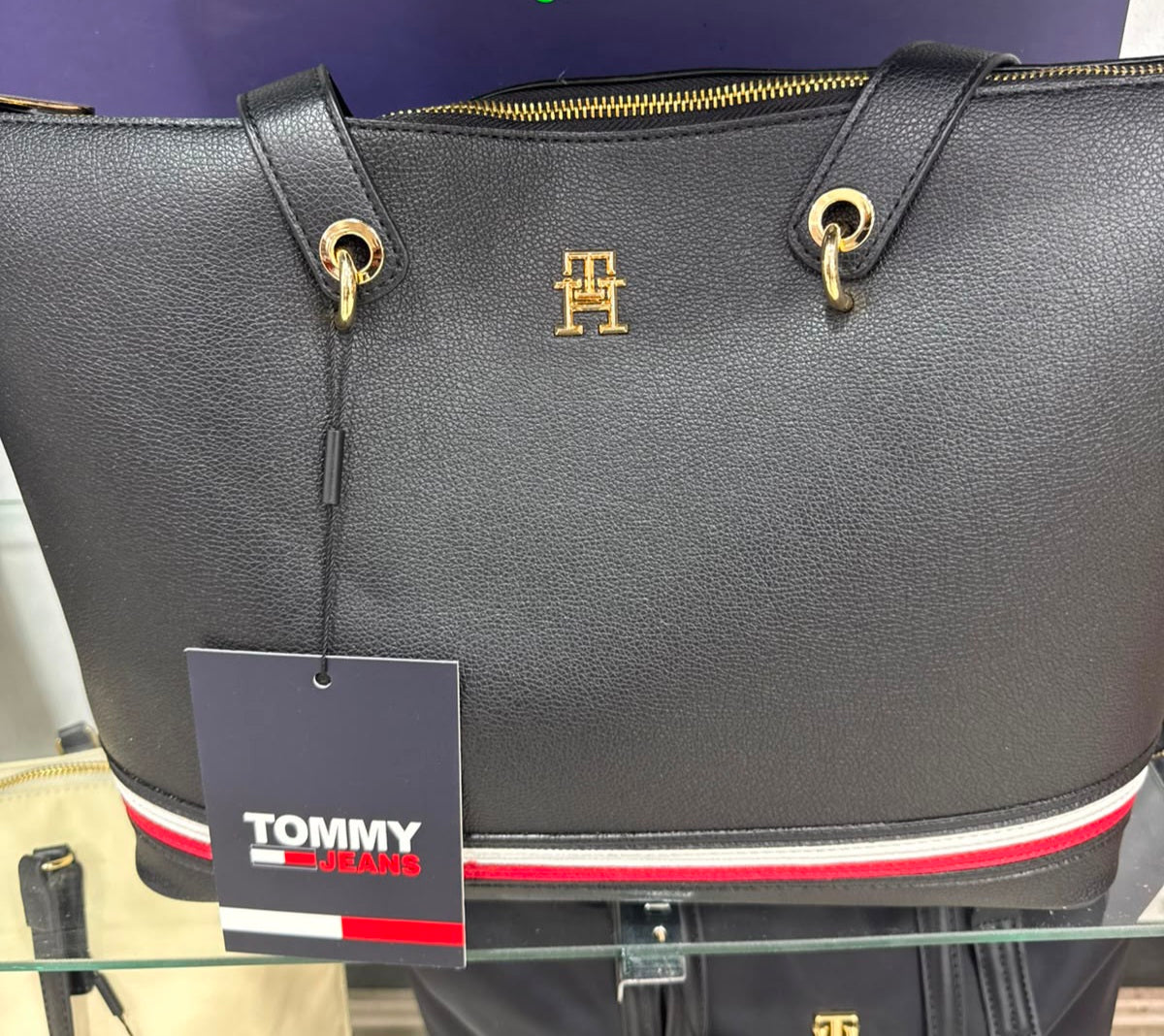 Tommy Hilfiger