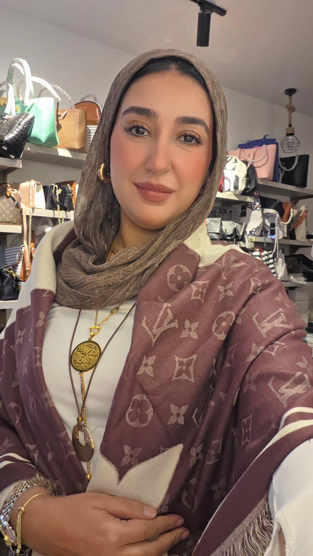 Scarf lv